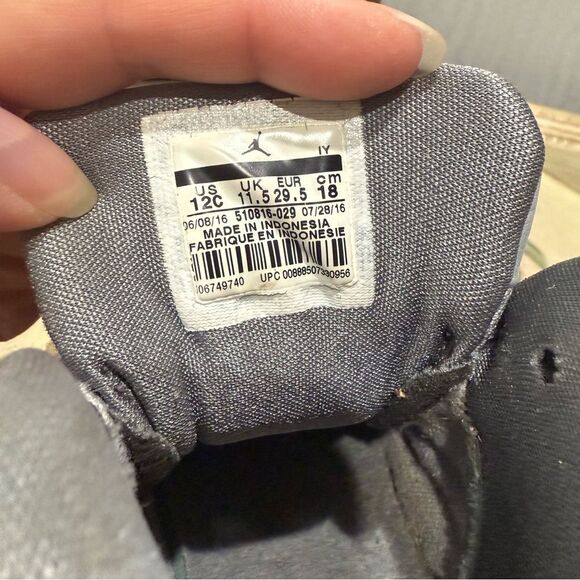 Nike Air Jordan 12 Retro Wolf Grey 510816-029 Athletic Shoes Youth Child’s 12C - Picture 9 of 12